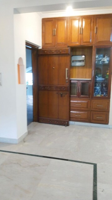 Furnished Amenities in 3 BHK Apartment at RWA Apartments Sector 50, Sector 50 – for Rent