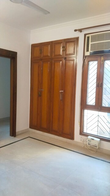 Room in 3 BHK Apartment at RWA Apartments Sector 50, Sector 50 – for Rent