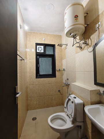 Bathroom in 2 BHK Builder Floor at Ansal Sushant Apartments, Sushant Lok I – for Rent