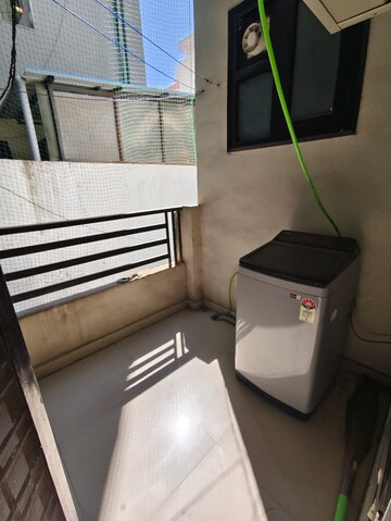 Team Area in 2 BHK Builder Floor at Ansal Sushant Apartments, Sushant Lok I – for Rent