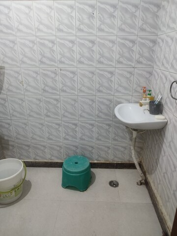 Bathroom in 1.5 BHK Independent House at Sector 15 – for Rent