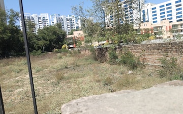 Plot For Sale in Unitech Uniworld Resorts-The Residences, Sector 33