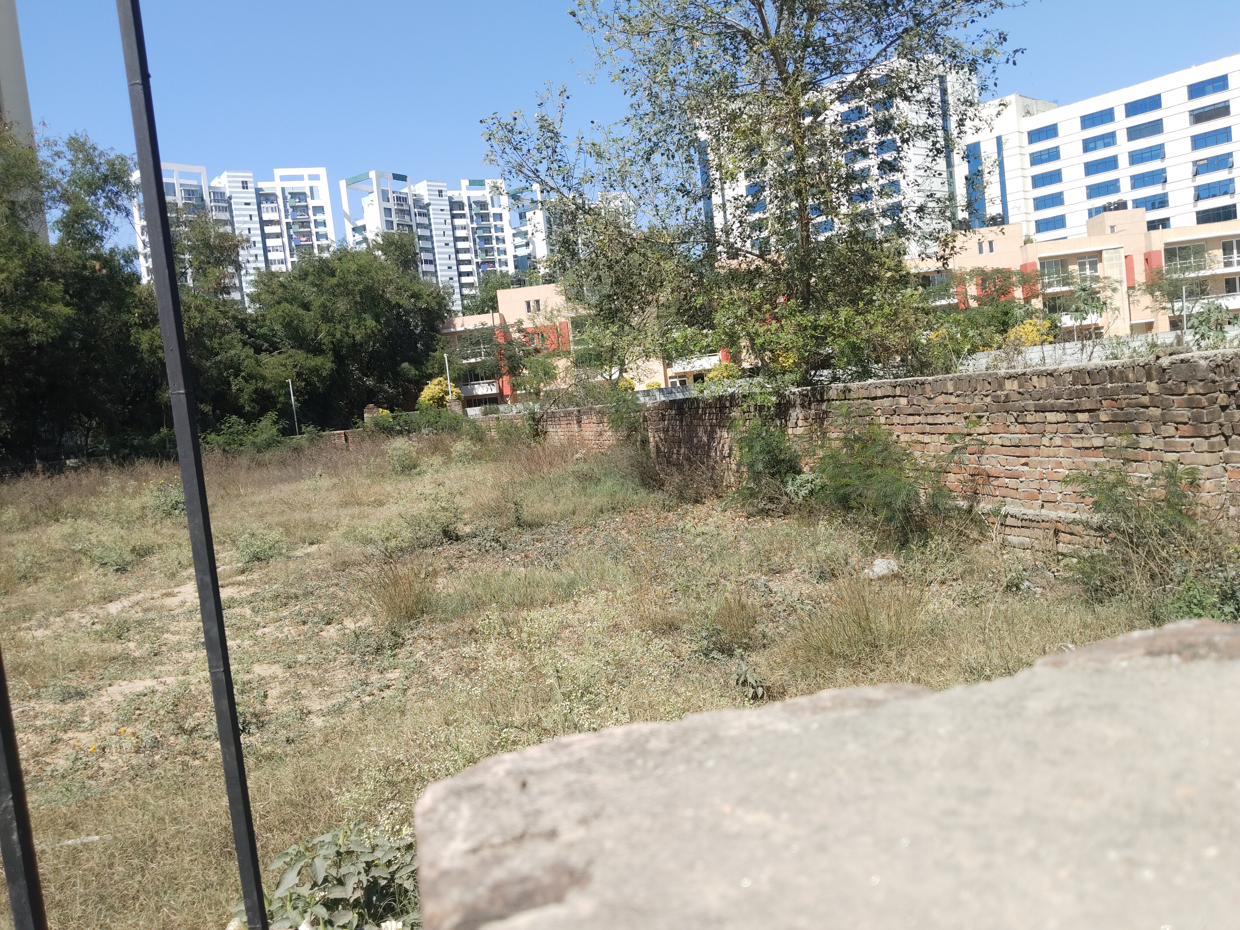 Plot For Sale in Unitech Uniworld Resorts-The Residences