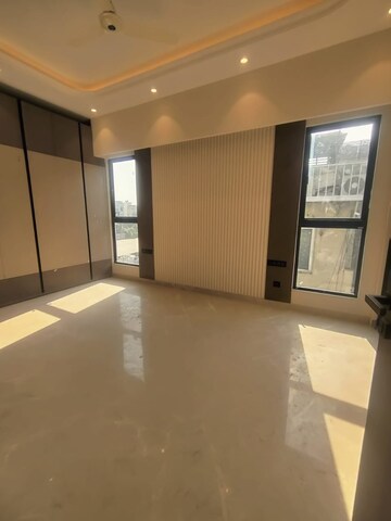Room in 3 BHK Builder Floor at East Of Kailash – for Sale