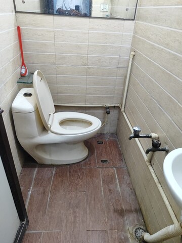 Bathroom in Studio Independent House at Varun Enclave, Sector 28 – for Rent