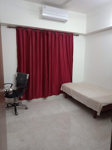 Bedroom in 2 BHK Apartment at Lodha Amara, Kolshet Road – for Rent