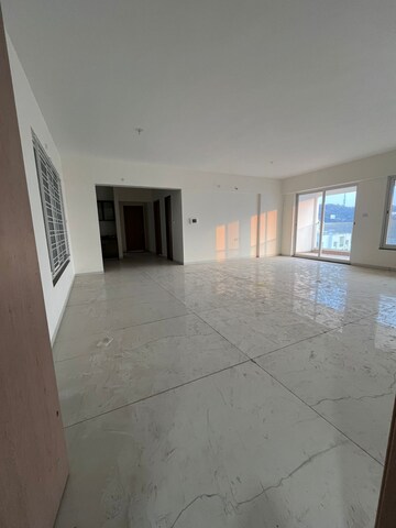 Room in 4 BHK Apartment at Wadarvadi – for Sale