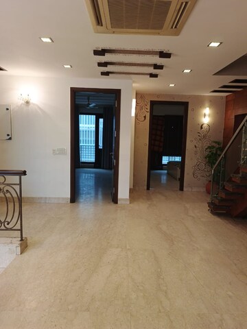 Living Room in 5 BHK Villa at DLF Atria, Dlf Phase ii – for Sale