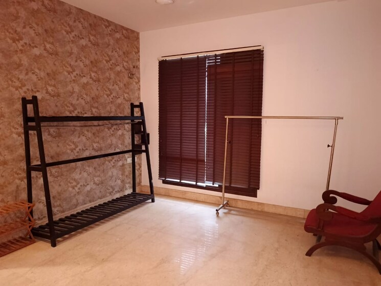 Room, dlf-atria 5 Bedroom 402 Sq.Yd. Villa In Dlf Phase ii Gurgaon 8303613