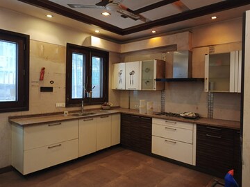 Kitchen in 5 BHK Villa at DLF Atria, Dlf Phase ii – for Sale