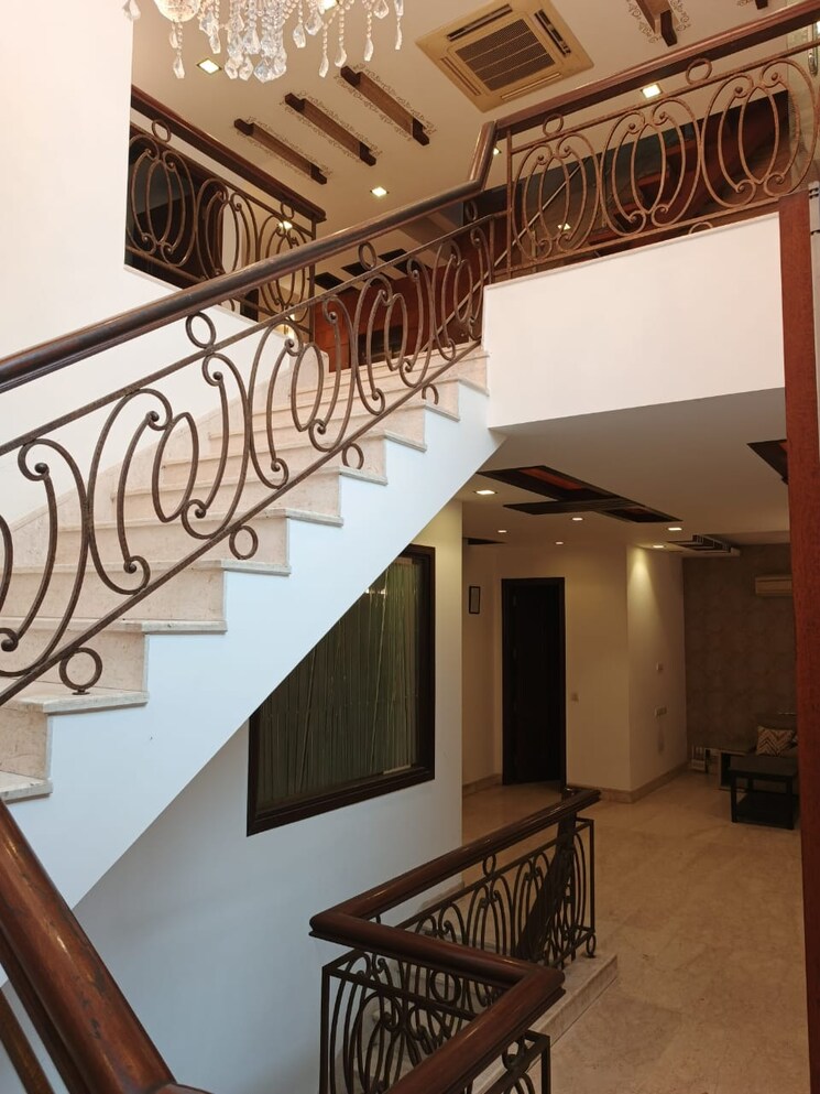 undefined, dlf-atria 5 Bedroom 402 Sq.Yd. Villa In Dlf Phase ii Gurgaon 8303613