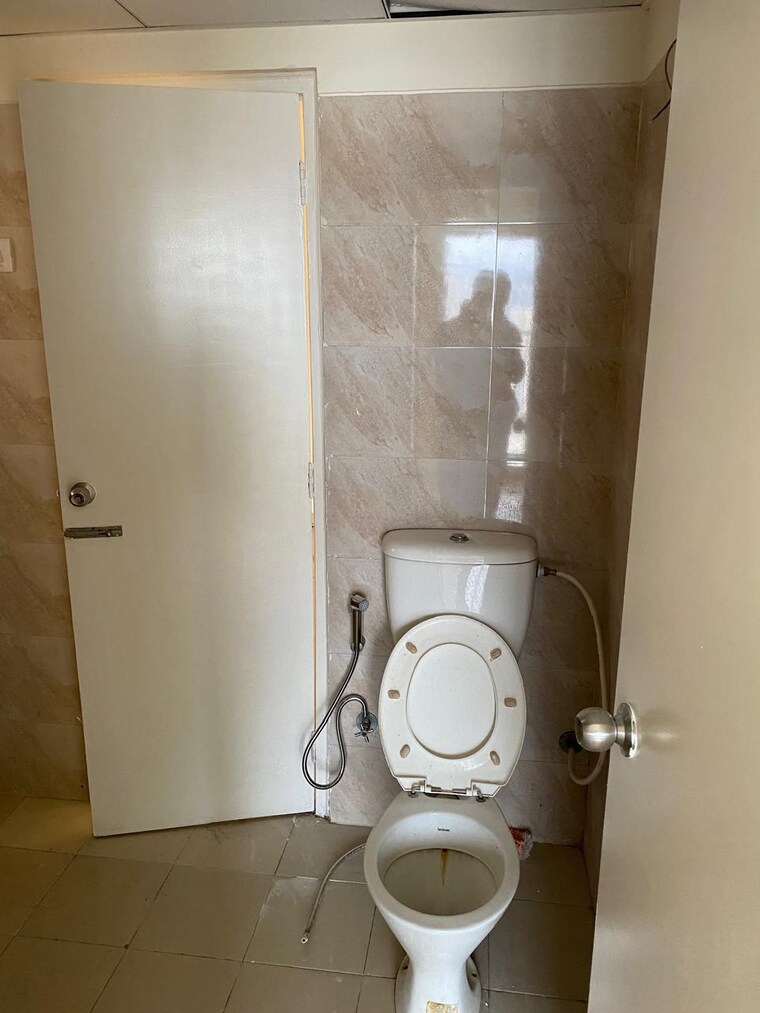 Bathroom, panchsheel-greens-ii 2 Bedroom 1105 Sq.Ft. Apartment In Sector 16 Greater Noida Greater Noida 8303694