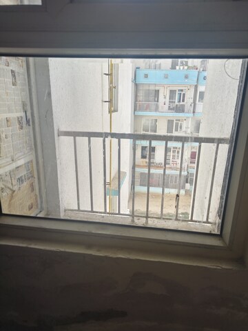 Room in 2 BHK Apartment at Value Meadows Vista, Raj Nagar Extension – for Sale