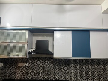 Room in 2 BHK Apartment at Lodha Amara, Kolshet Road – for Rent