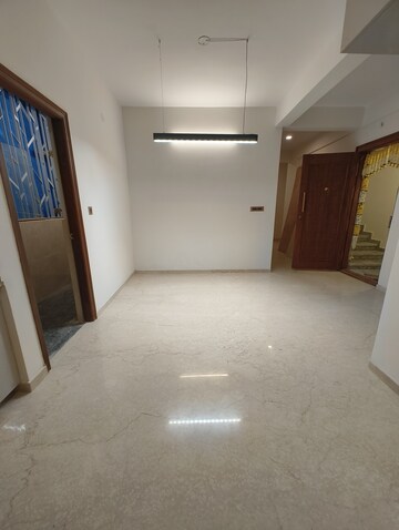 Room in 3 BHK Apartment at Lakshmi Nilayam Indiranagar, Indiranagar – for Rent