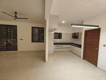 Room in 3 BHK Apartment at Lakshmi Nilayam Indiranagar, Indiranagar – for Rent