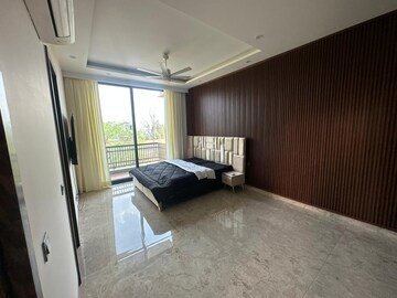 Bedroom in 6 BHK Villa at Chattarpur – for Sale