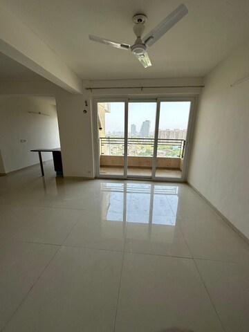 Room in 4 BHK Apartment at Tulip Violet, Sector 69 – for Rent