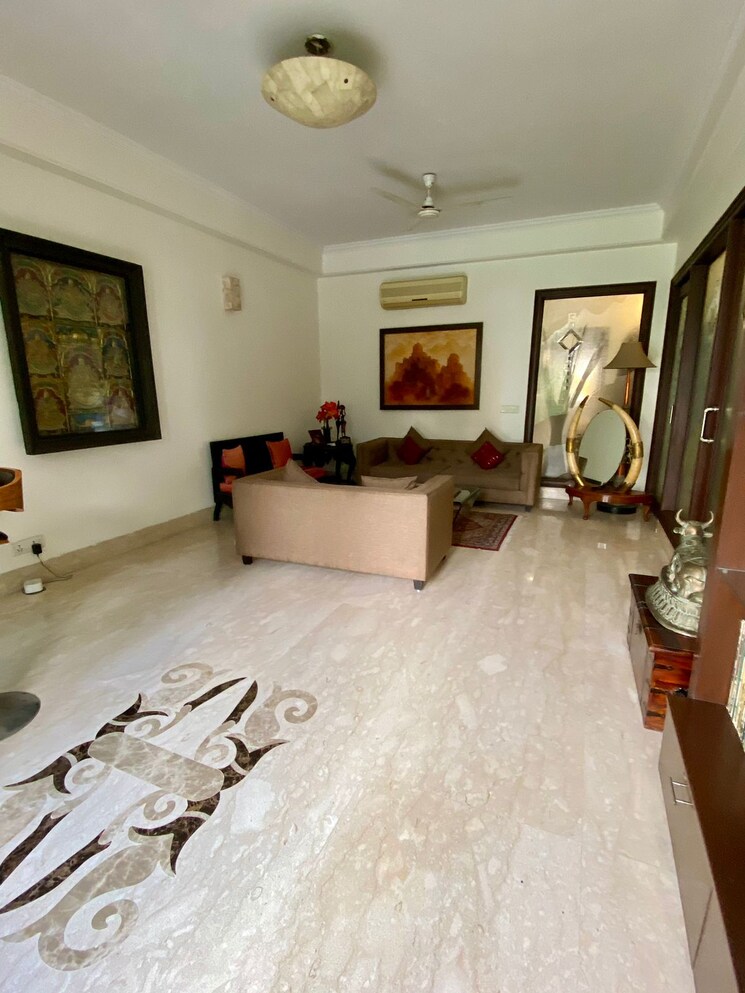 Living Room, safdarjung enclave 4 Bedroom 2000 Sq.Ft. Builder Floor In Safdarjung Enclave Delhi 8303928