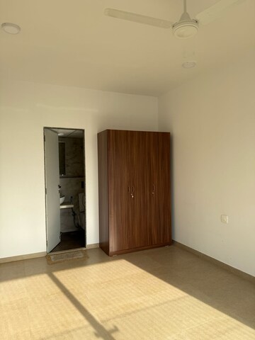 Room in 2 BHK Apartment at Kanakia Silicon Valley, Powai – for Rent