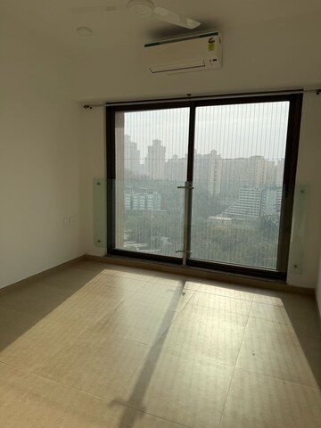 Room in 2 BHK Apartment at Kanakia Silicon Valley, Powai – for Rent