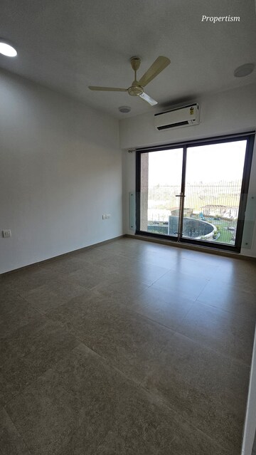 Room in 2 BHK Apartment at Kanakia Silicon Valley, Powai – for Rent