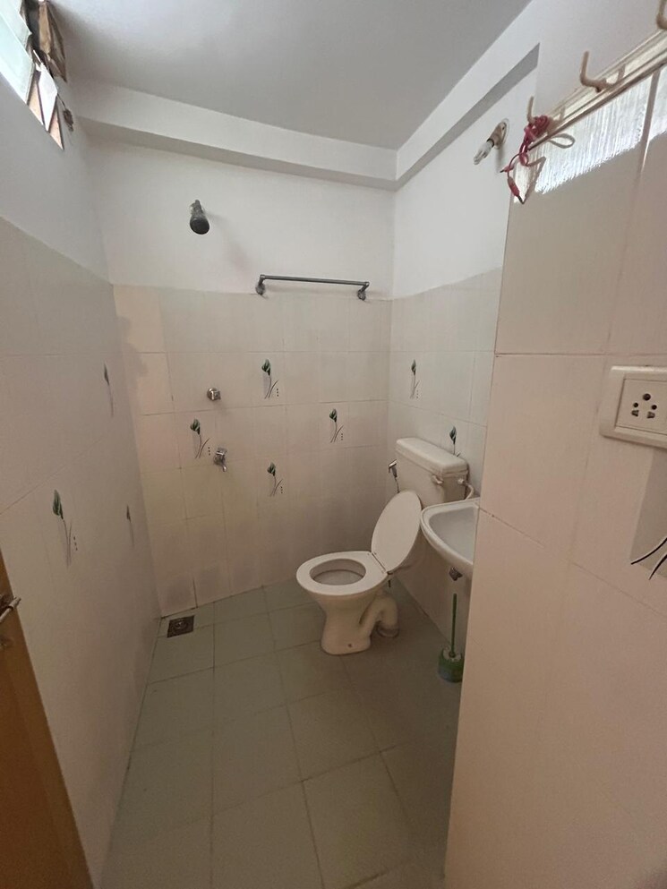 Bathroom, ayyanthole 3 Bedroom 1179 Sq.Ft. Apartment In Ayyanthole Thrissur 8303964