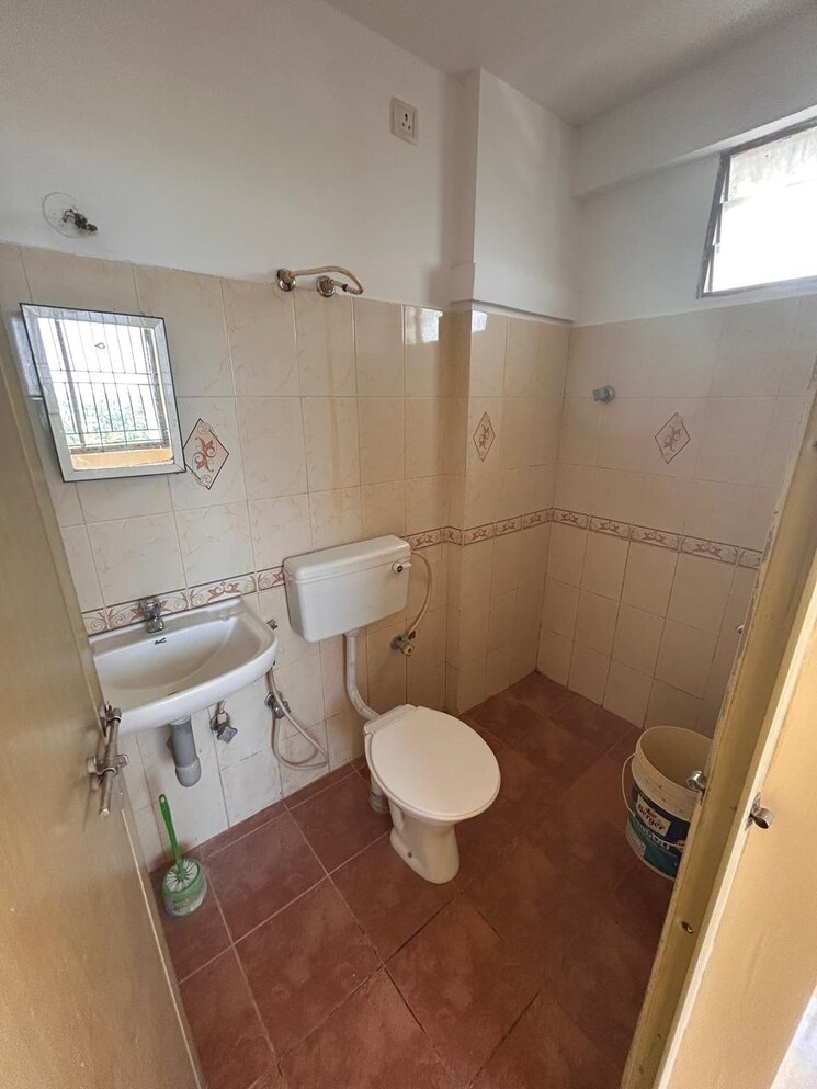Bathroom, ayyanthole 3 Bedroom 1179 Sq.Ft. Apartment In Ayyanthole Thrissur 8303964