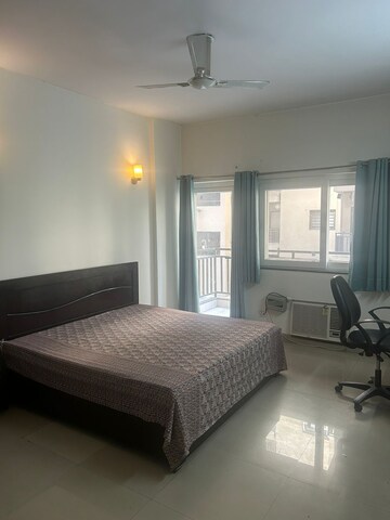 Bedroom in 6+ BHK Apartment at Prithvi Apartment-52, Sector 52 – for Rent
