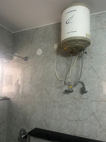 Bathroom in 6+ BHK Apartment at Prithvi Apartment-52, Sector 52 – for Rent