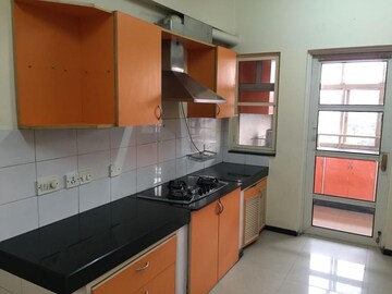 Kitchen in 4 BHK Apartment at DLF Windsor Court, Dlf Phase iv – for Rent