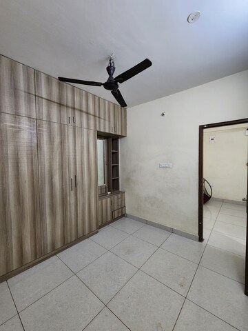 Room in 1 BHK Builder Floor at Reliable Lake Dew Residency, Haralur Road – for Rent