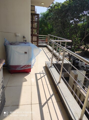 Balcony in 1 BHK Builder Floor at Ansal Sushant Apartments, Sushant Lok I – for Rent