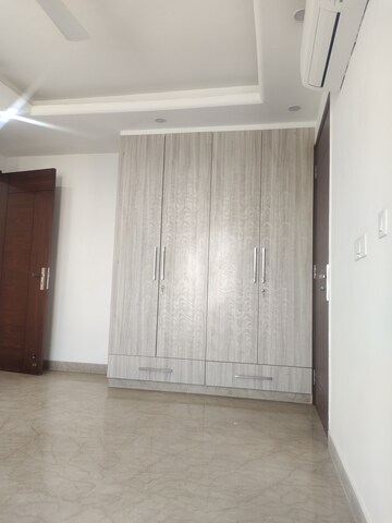 Furnished Amenities in 3 BHK Builder Floor at Kalkaji – for Sale