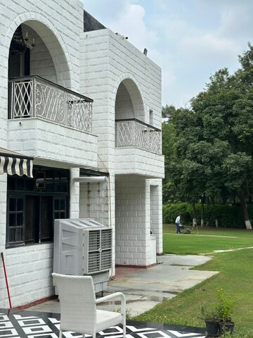6+ BHK Villa – Exterior View View at Gadaipur - for Sale