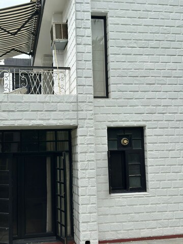 6+ BHK Villa – Exterior View View at Gadaipur - for Sale