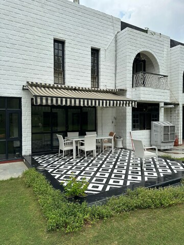 6+ BHK Villa – Exterior View View at Gadaipur - for Sale