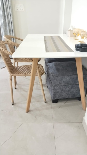 Living Room in 2 BHK Apartment at Maple Heights, Sector 43 – for Rent