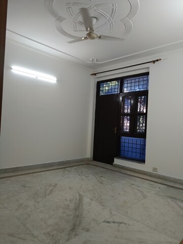 Room in 4 BHK Builder Floor at Uppal Southend, Sector 49 – for Sale