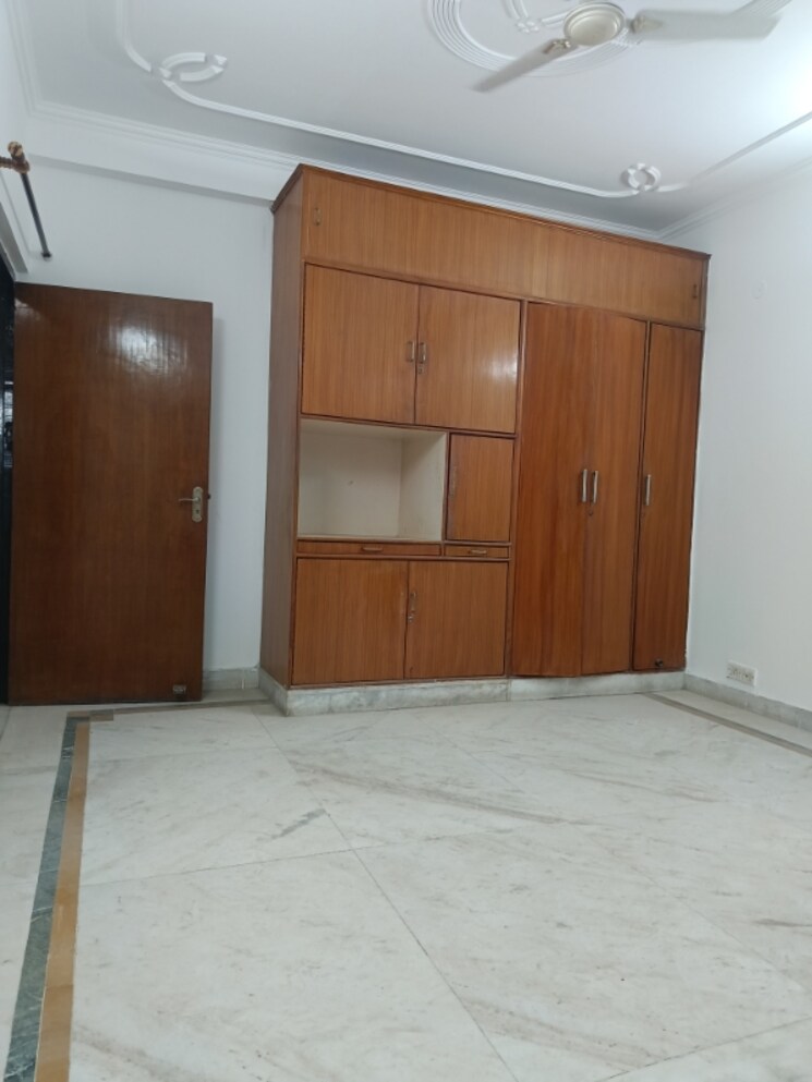 Room, uppal-southend 4 Bedroom 1900 Sq.Ft. Builder Floor In Sector 49 Gurgaon 8304461