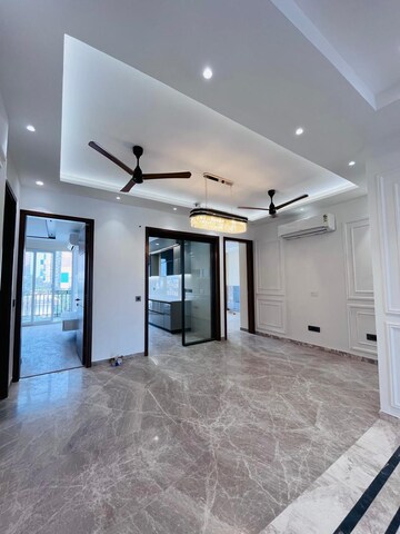 Room in 4 BHK Builder Floor at SS Southend Floors, South City 2 – for Sale