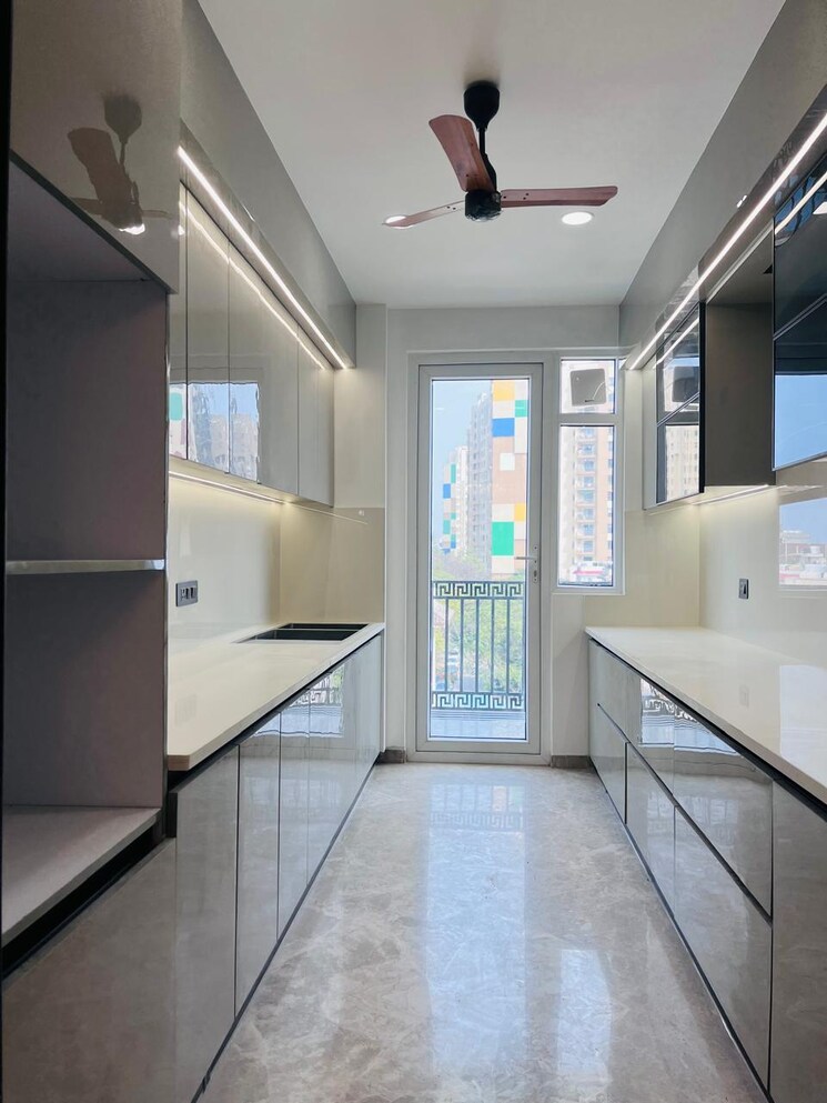 Kitchen, ss-southend-floors 4 Bedroom 250 Sq.Ft. Builder Floor In South City 2 Gurgaon 8304475