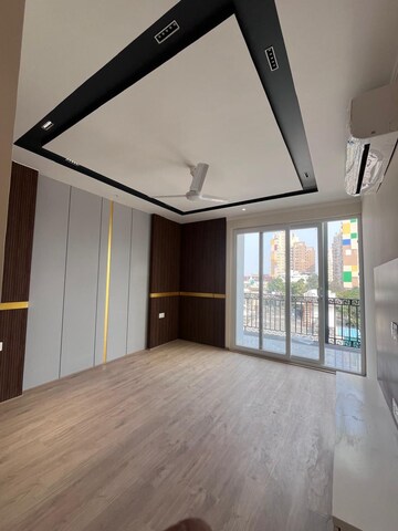 Room in 4 BHK Builder Floor at SS Southend Floors, South City 2 – for Sale