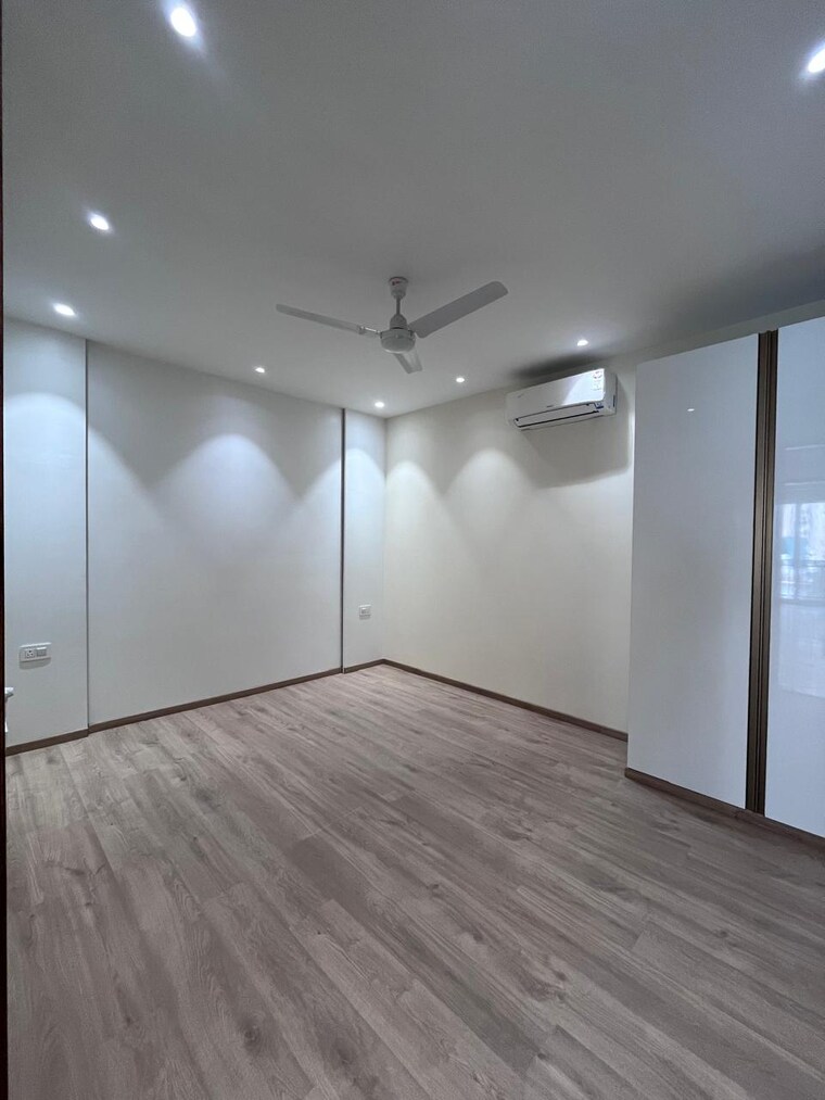 Room, ss-southend-floors 4 Bedroom 250 Sq.Ft. Builder Floor In South City 2 Gurgaon 8304475