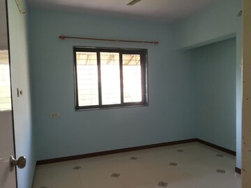 Room in 2 BHK Apartment at Kores Nakshatra, Vartak Nagar – for Rent