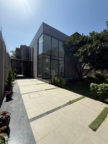 5 BHK Villa – Exterior View View at Gadaipur - for Sale