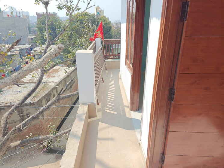 Balcony, sector 73 2 Bedroom 1000 Sq.Ft. Builder Floor In Sector 73 Noida 8304586