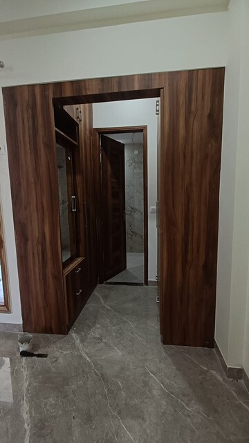 Building Lobby in 3 BHK Builder Floor at AEZ Aloha, Sector 57 – for Rent