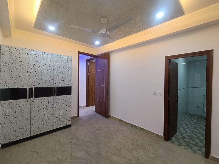 Room, khirki extension 3 Bedroom 1000 Sq.Ft. Builder Floor In Khirki Extension Delhi 8304605