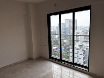Room in 2.5 BHK Apartment at Andheri East – for Rent
